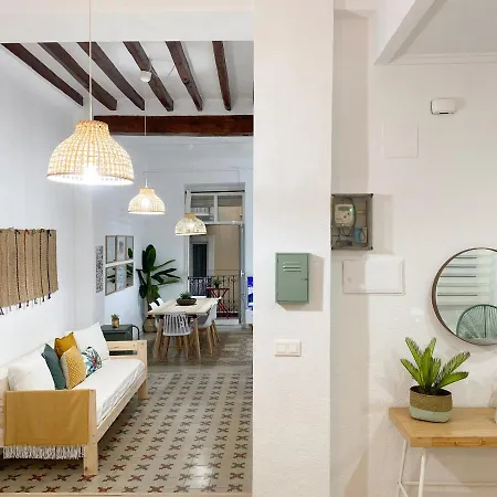 Belleza Y Estetica Modernista En Pleno Centro Alicante